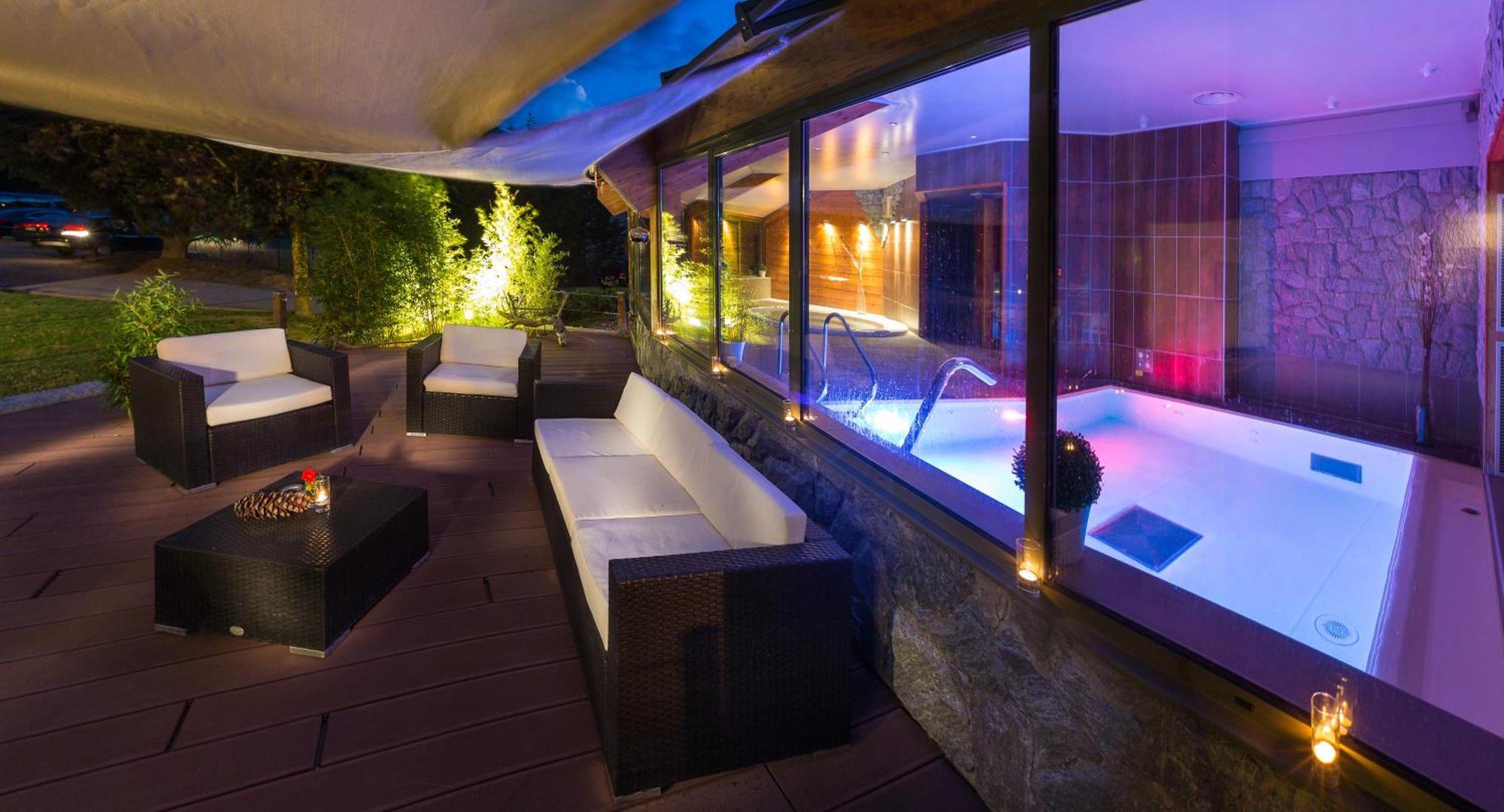 Hotel & Spa Les Bartavelles Crots Exterior photo