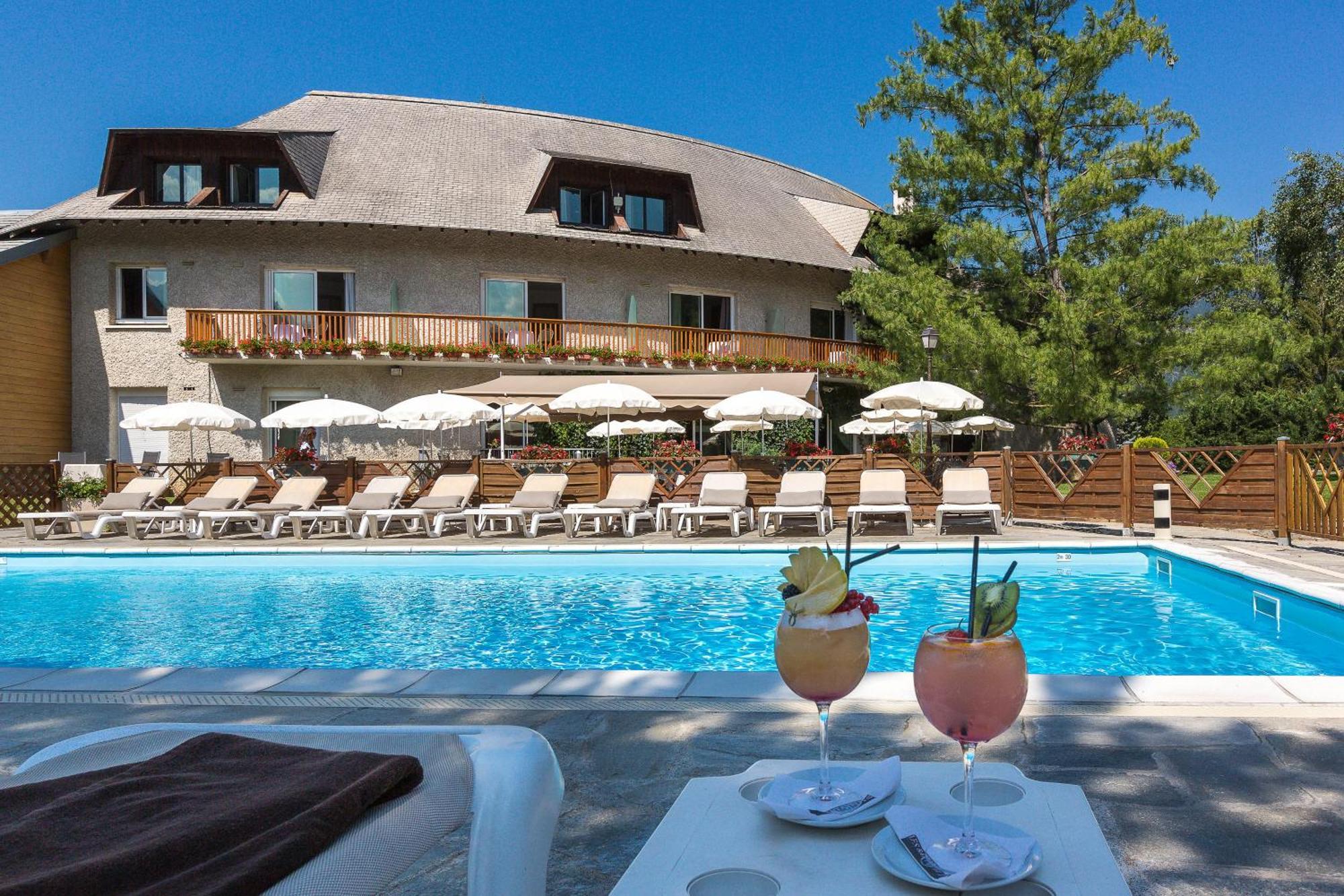 Hotel & Spa Les Bartavelles Crots Exterior photo