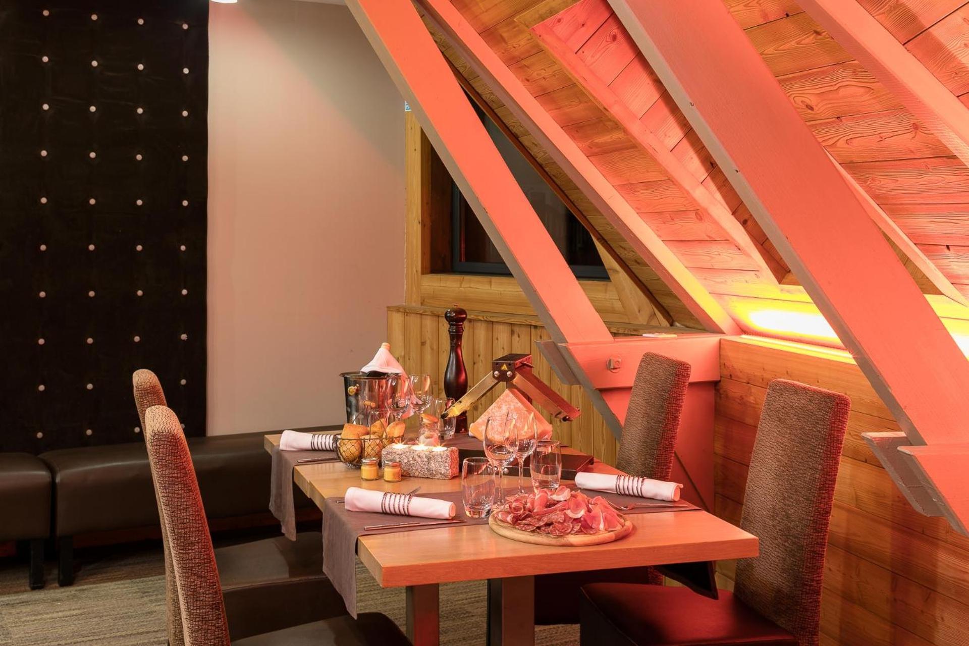 Hotel & Spa Les Bartavelles Crots Exterior photo